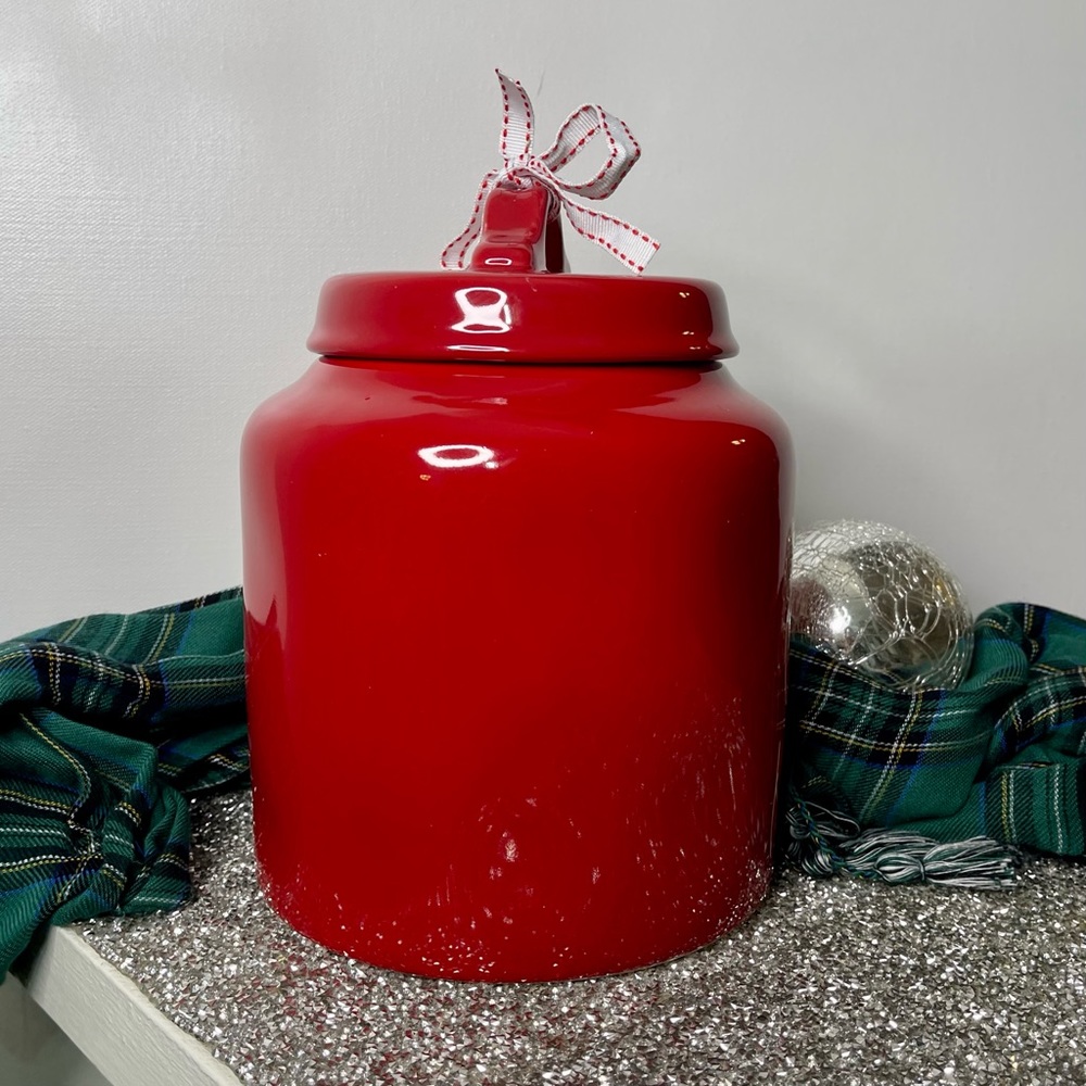 Rae Dunn Red Holiday Cookie Jar Mrs. Claus’s Kitchen Christmas Ceramic Jar New - Picture 4 of 10